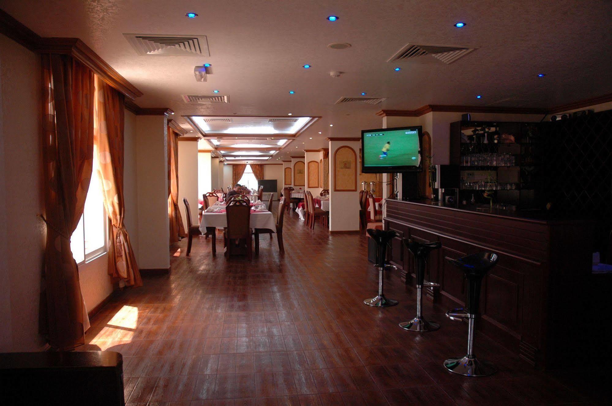 Hotel Golden Oasis Muscat Exterior photo